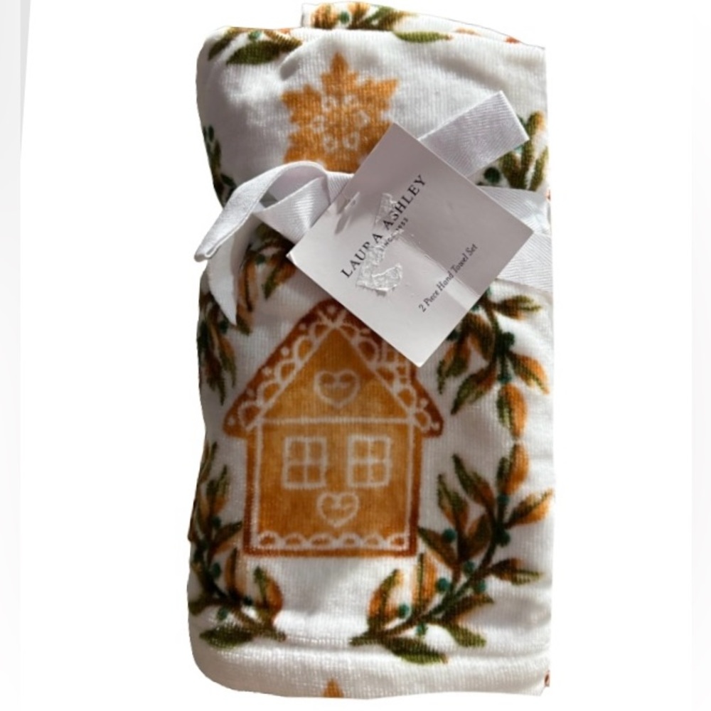 LAURA ASHLEY NWT 2pc gingerbread hand towel set